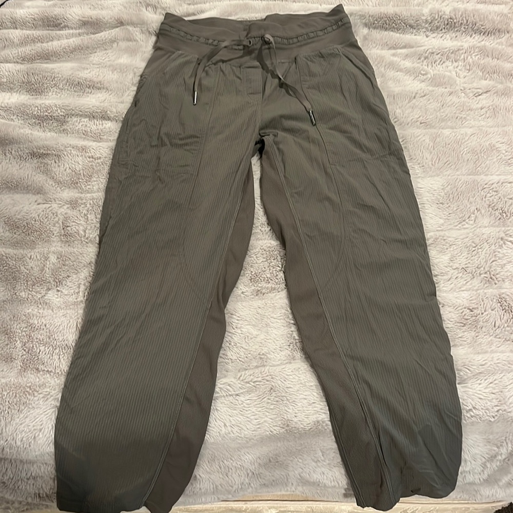 Lululemon Dance Studio Mid-Rise Cropped Pant